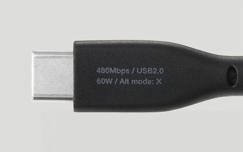 種類の多いUSBケーブルを区別しやすい印字付き