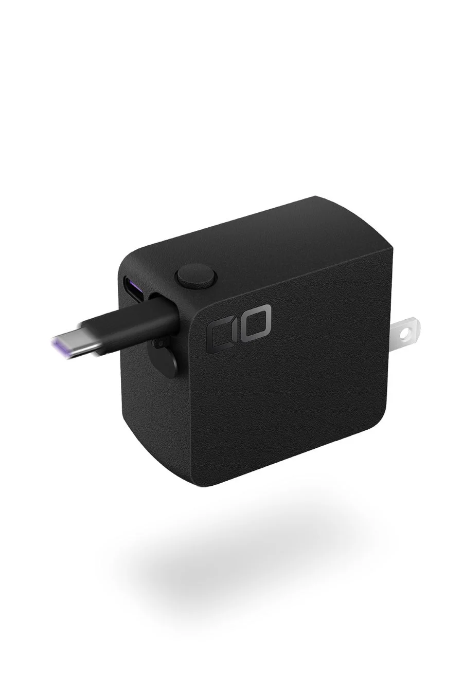 USB-Cケーブルが接続された黒いコンパクトな電源アダプターです。壁のコンセントに直接挿して使用するタイプで、モバイル機器の充電に便利です。