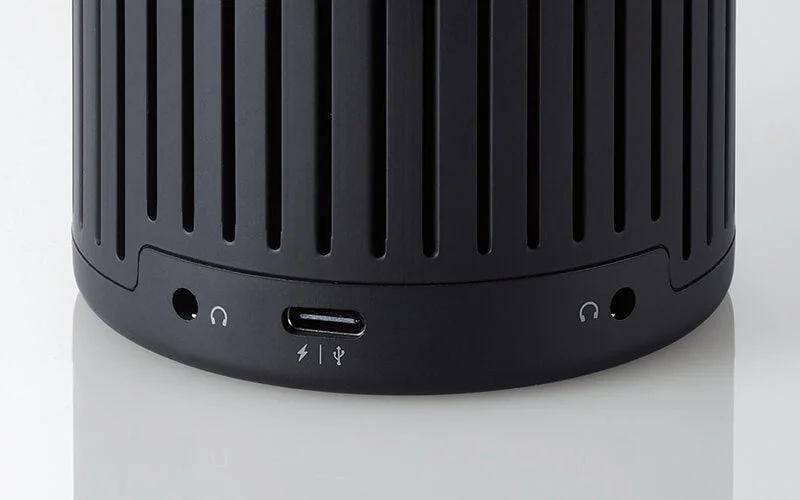 スピーカーフォン底部ポート