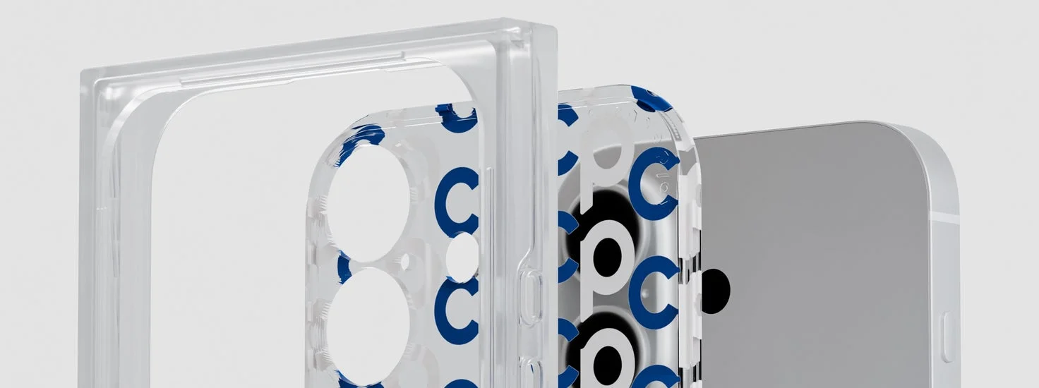 透明なスマートフォンケースのクローズアップ画像